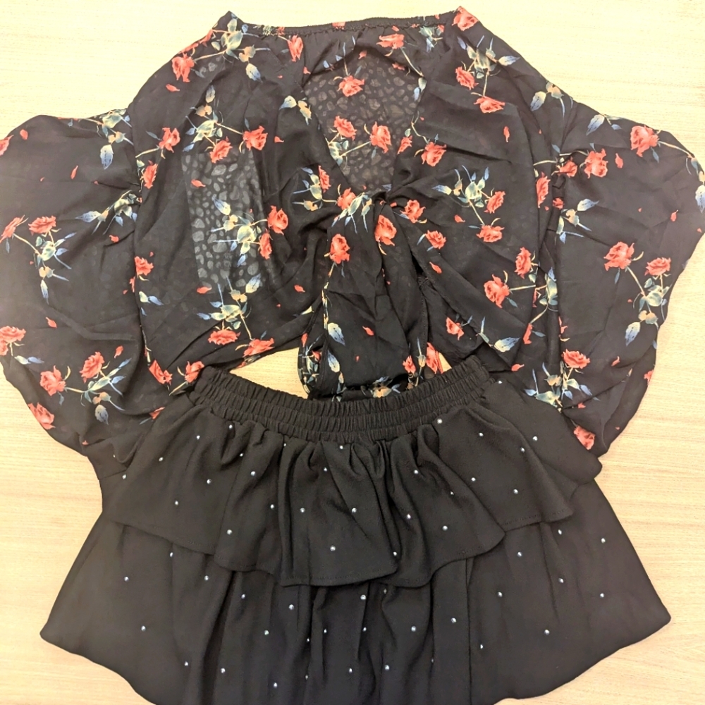 🎀 Couture 🎀 black floral blouse and black ruffled mini skirt set - Picture 15 of 16